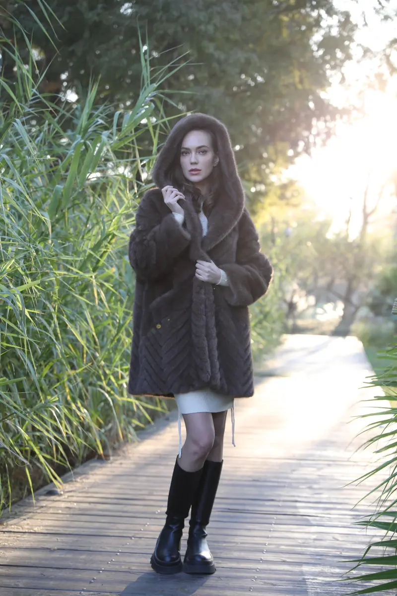 Women's Fashionable Windproof Hooded Pocket Faux Mink Jacket m2