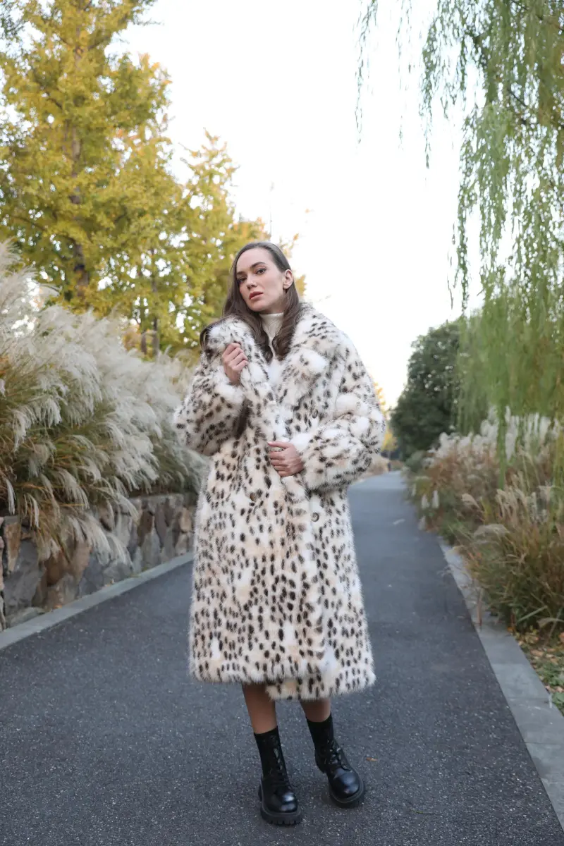 Women's Winter Chic Bobcat Faux Mink Coat Eco-Friendly Fur Coat m1