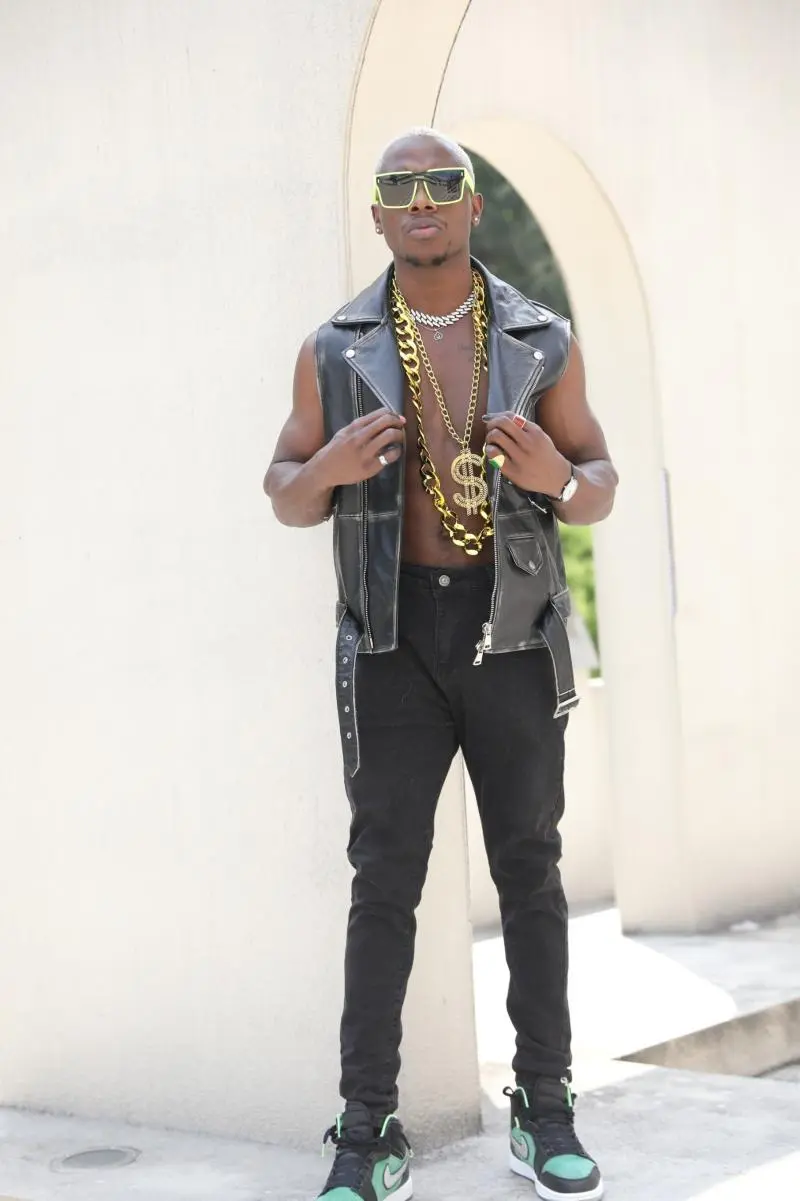 Mens distressed motorcycle-style vest (24)