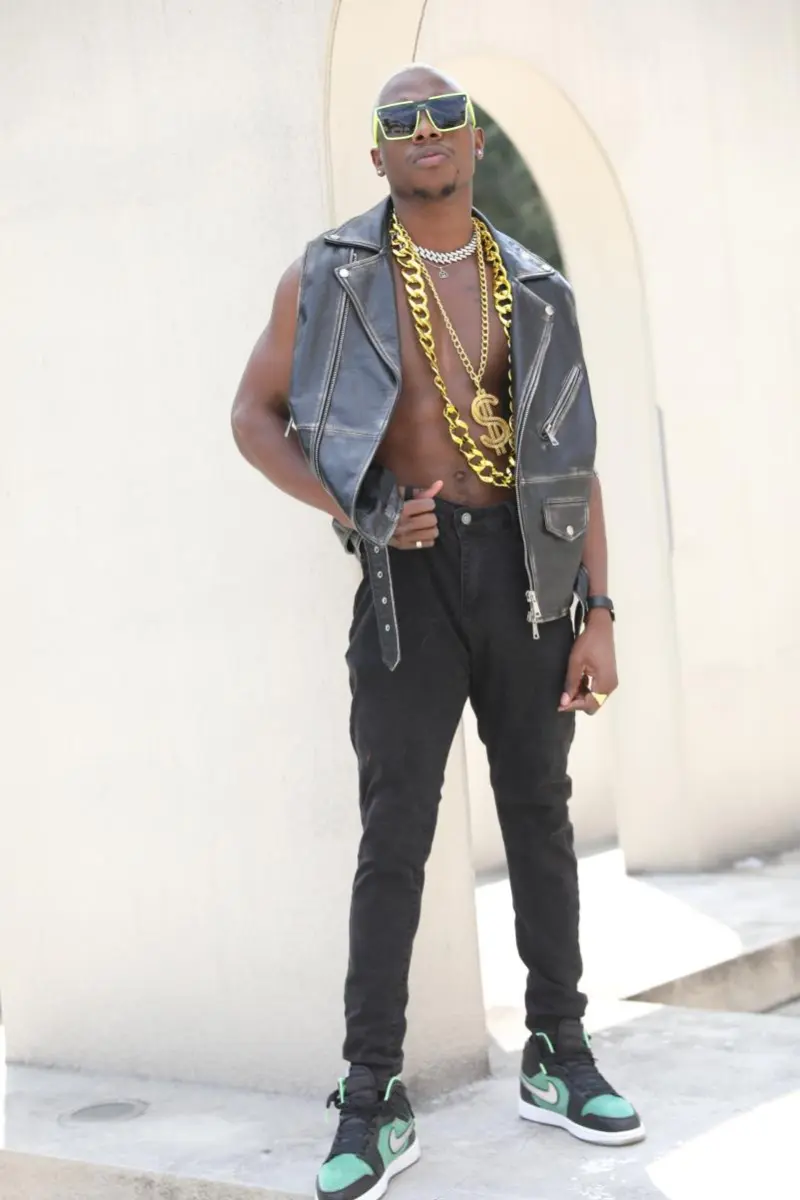 Mens distressed motorcycle-style vest (22)