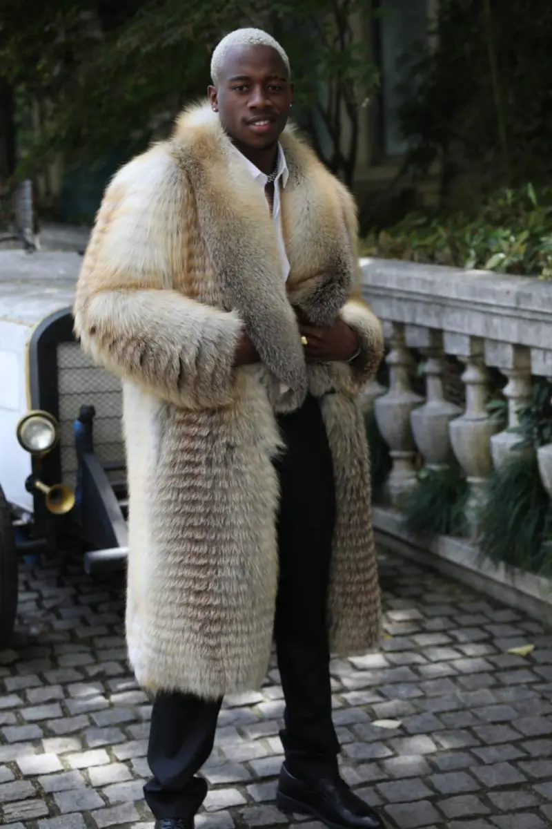 Long Fox Fur Coat with Wide Green Collar (64)