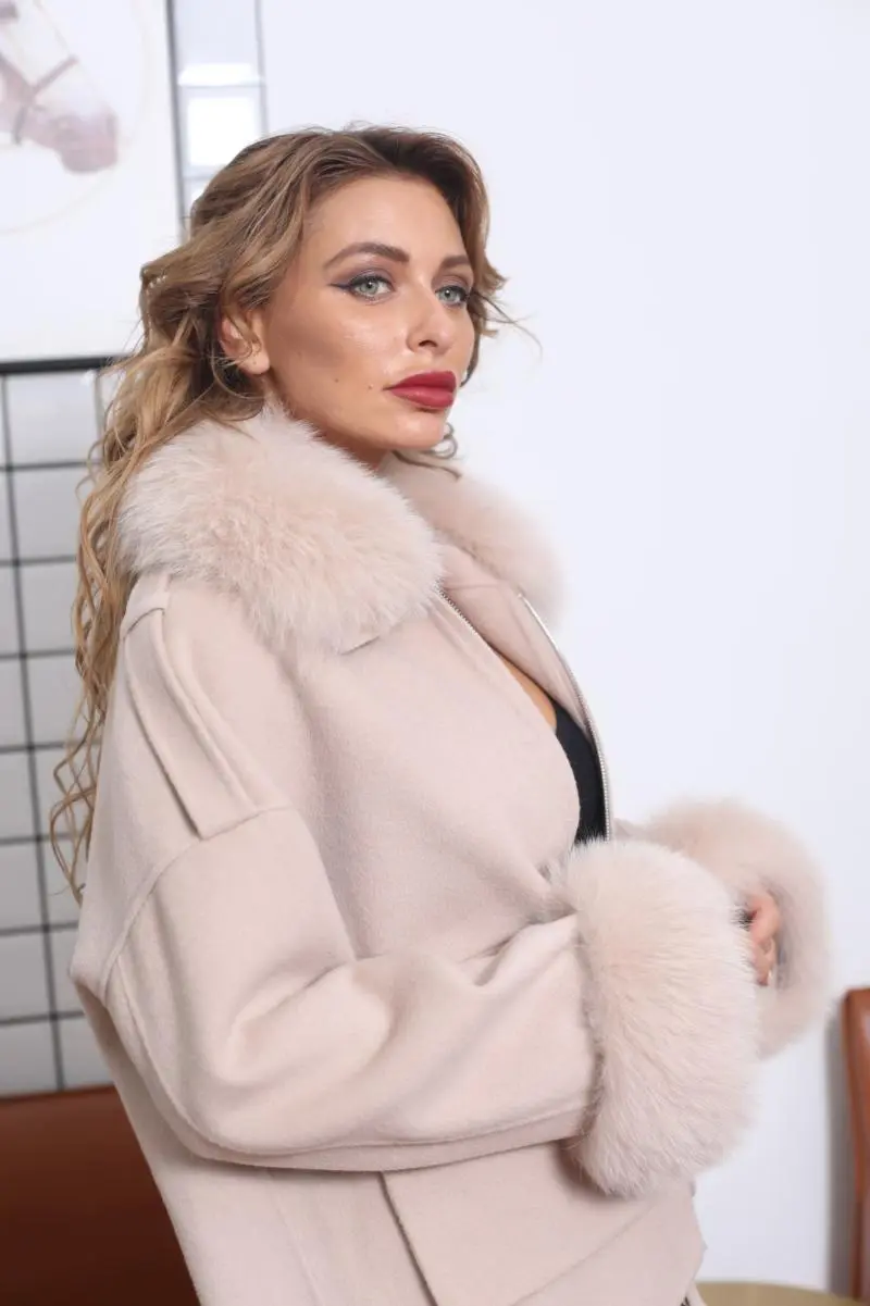 Utility-style Coat with Large Pockets and Collar (for Women) (8)