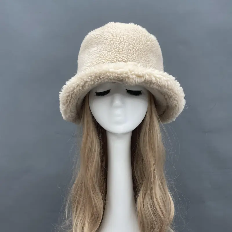 Shearling Hat + Gloves + Shoulder Bag (11)