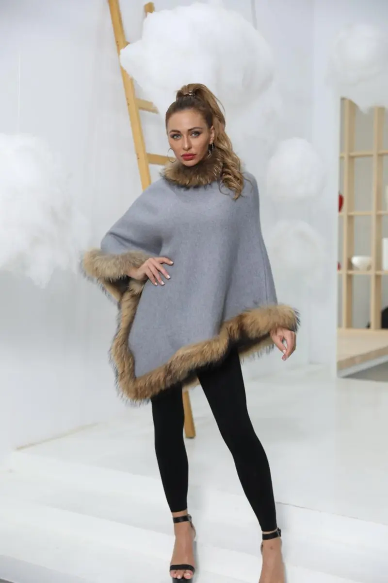 Collar and Hem Raccoon Fur Stripe Knitted Cape (5)