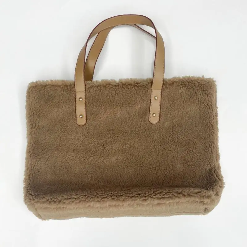 Shearling Hat + Gloves + Shoulder Bag (6)