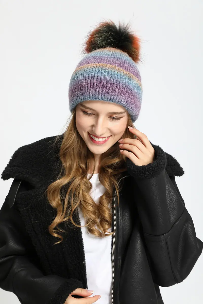 Gradient Wool Hat with Wool Pom Pom m2