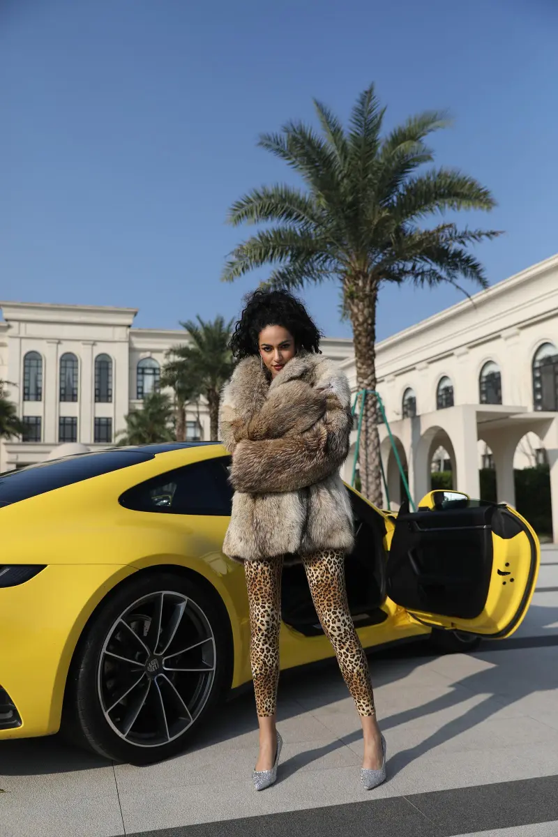 Wolf Fur Luxurious Lapel Coat for Extreme Cold Weather9