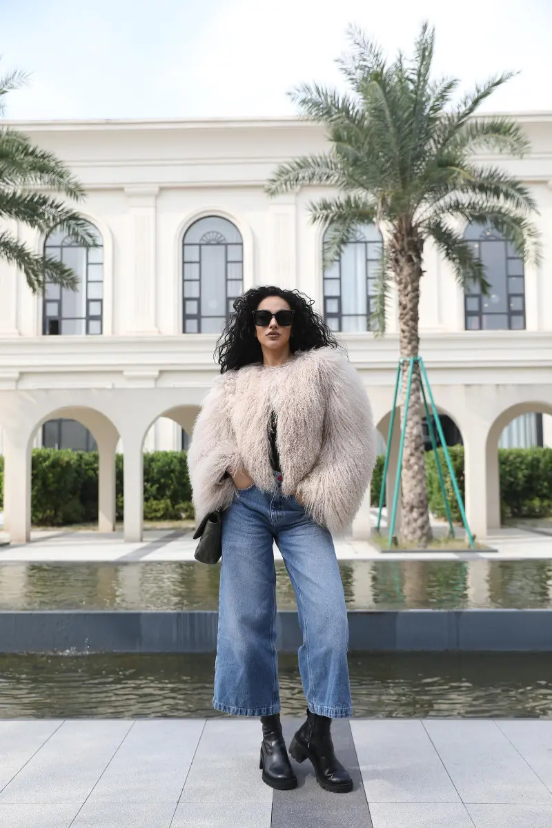 Women's New Mongolian Lamb Fur Round Collar Short Jacket Fur Coat1