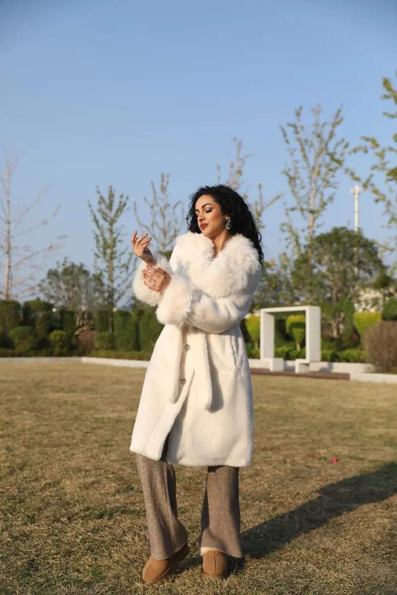 Eco-Friendly Faux Mink Fur New Style Suit Collar Rhinestone Trendy Women's Coat