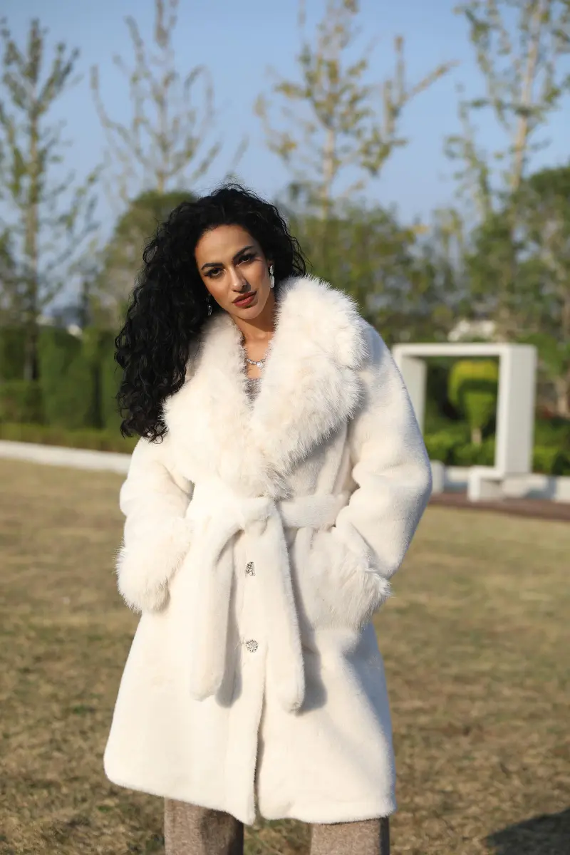Eco-Friendly Faux Mink Fur New Style Suit Collar Rhinestone Trendy Women's Coat43