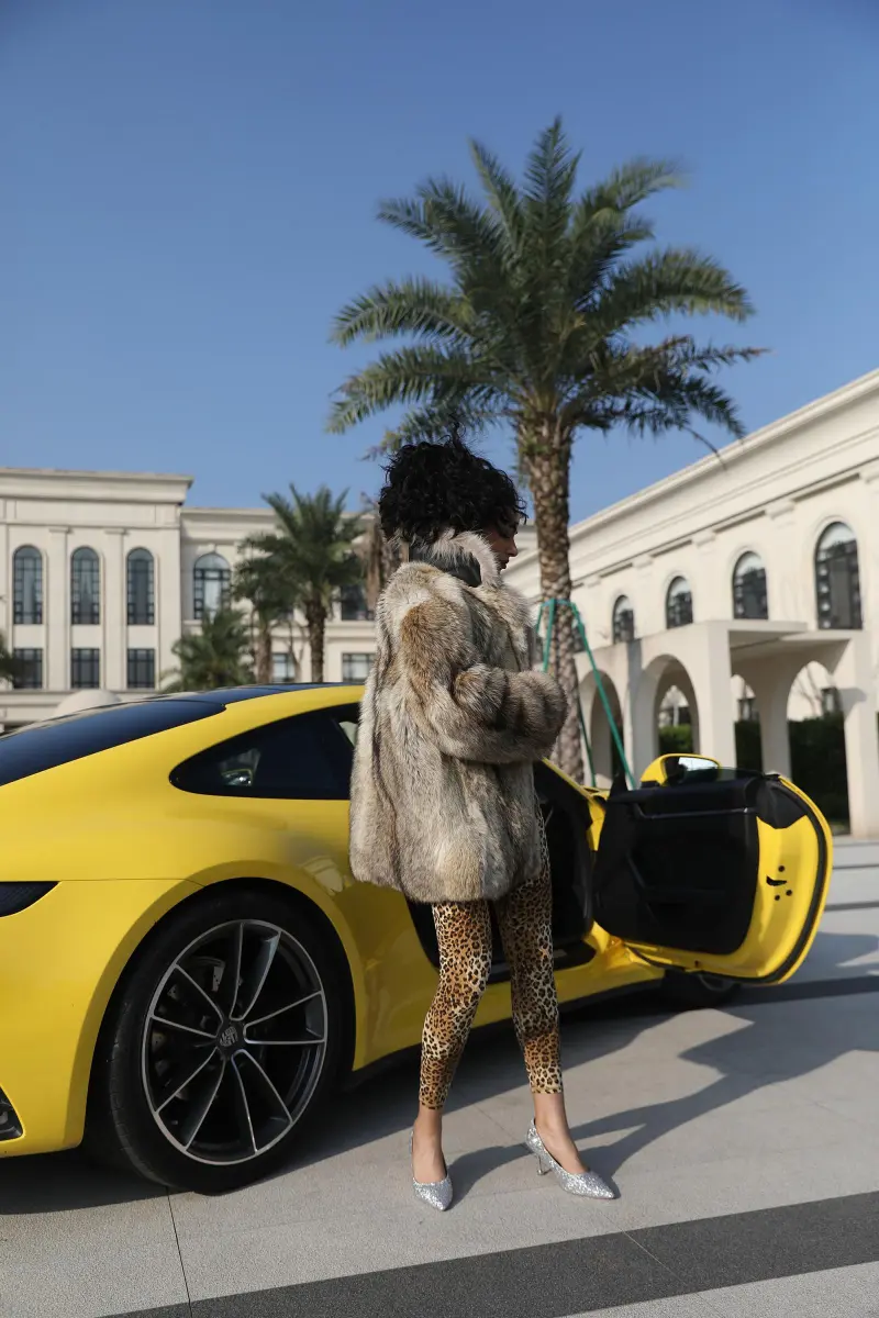 Wolf Fur Luxurious Lapel Coat for Extreme Cold Weather
