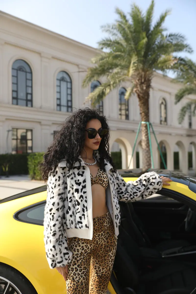 Mink Fur Fashionable Square Collar Short Jacket and Mink Fur Jacket. (17)