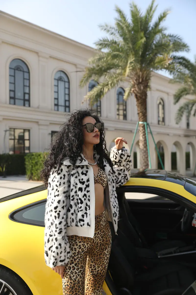 Mink Fur Fashionable Square Collar Short Jacket and Mink Fur Jacket. (18)