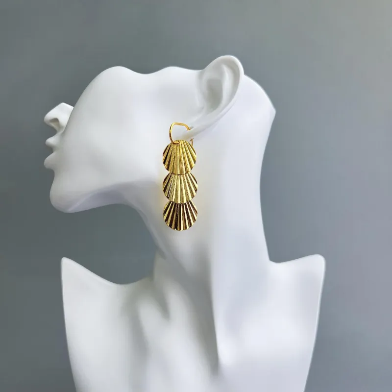 Metallic Style Long Elegance Earrings with Shell Drops Fashionable Accessories
