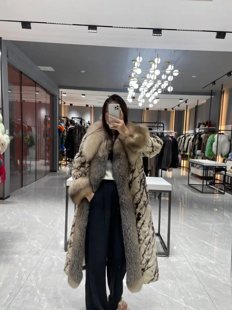 Fox Fur Lapel Women's Luxurious Long Mink-Blended Coat Mink Fur Jacket  (3)
