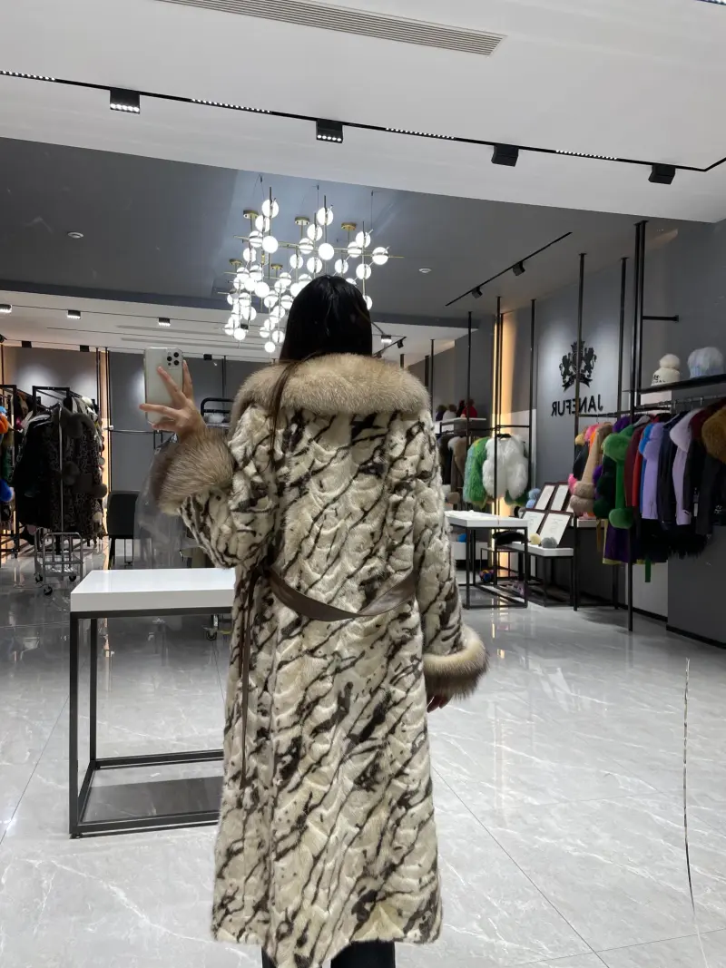 Fox Fur Lapel Women's Luxurious Long Mink-Blended Coat Mink Fur Jacket  (6)