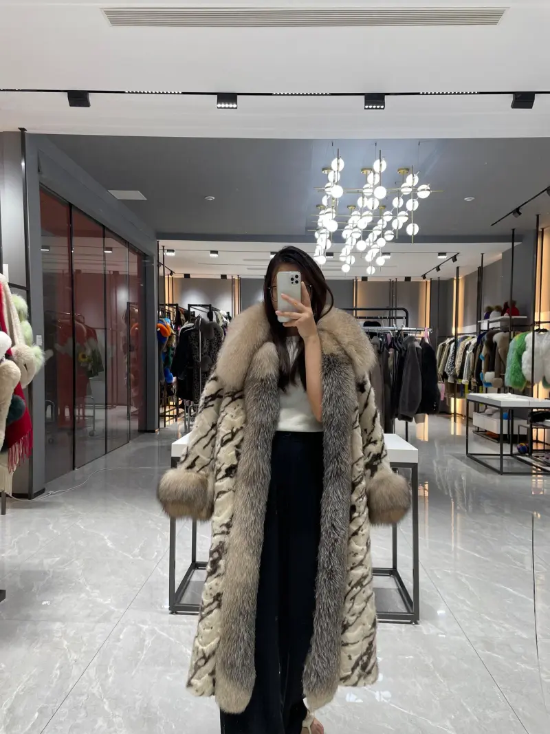 Fox Fur Lapel Women's Luxurious Long Mink-Blended Coat Mink Fur Jacket  (1)