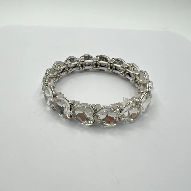 Niche Light Luxury Elegance Bracelet with Sparkling Water Crystal Embellishment