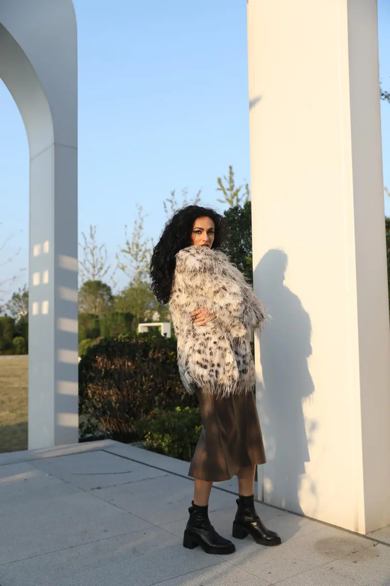 Eco-Friendly Faux Fur Coat Large Lapel Lynx Pattern Women's Short Jacket (11)