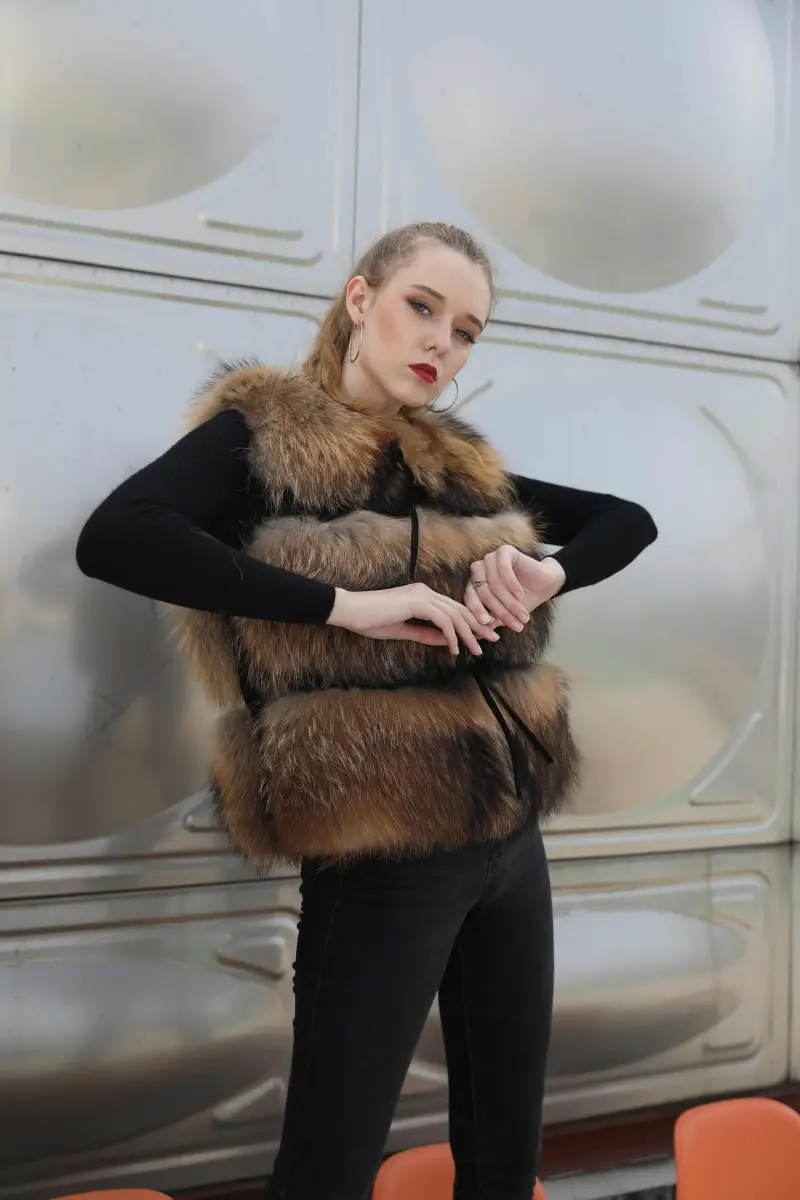 Short raccoon waistcoat 3