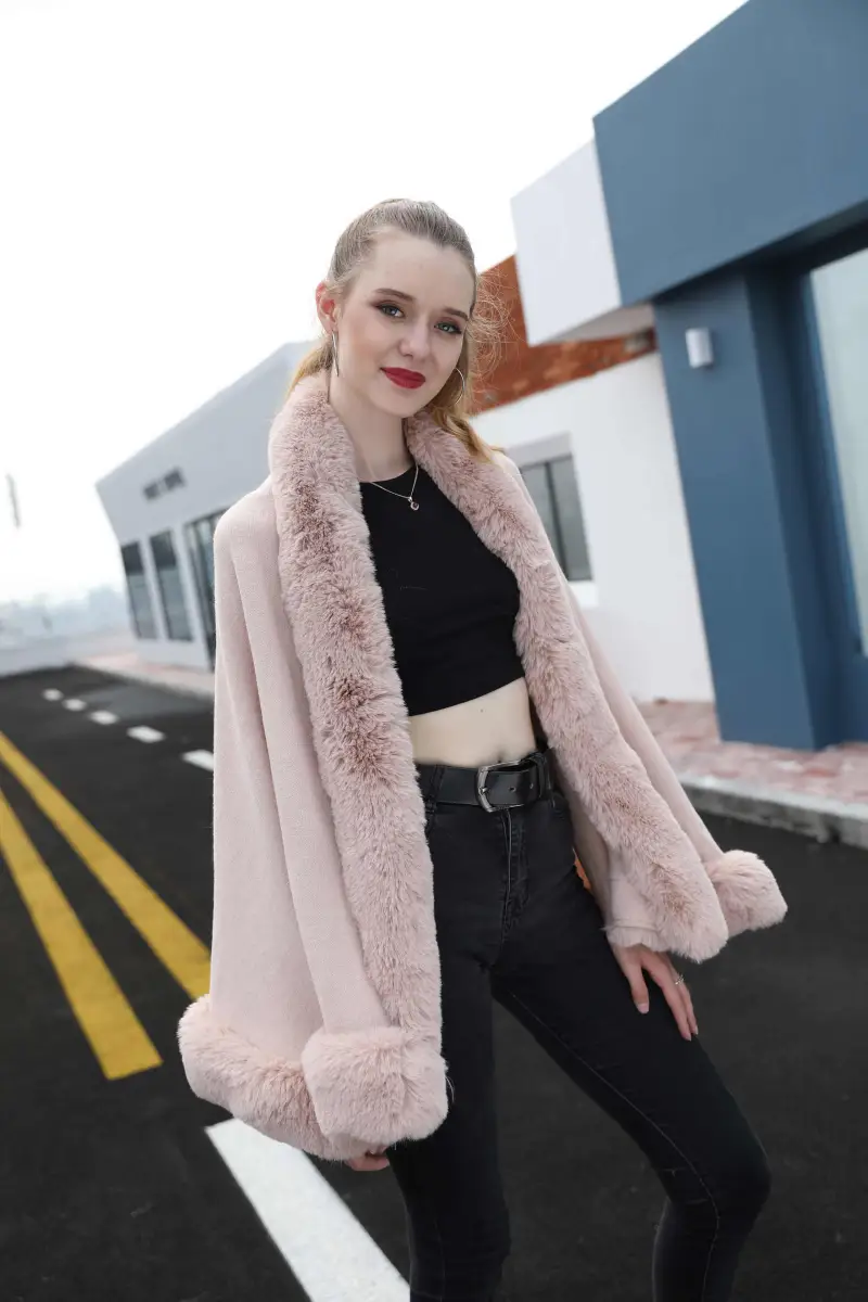 Wholesale Fashion Women Knitted Cape Shawl with Faux Fur Trim（5）