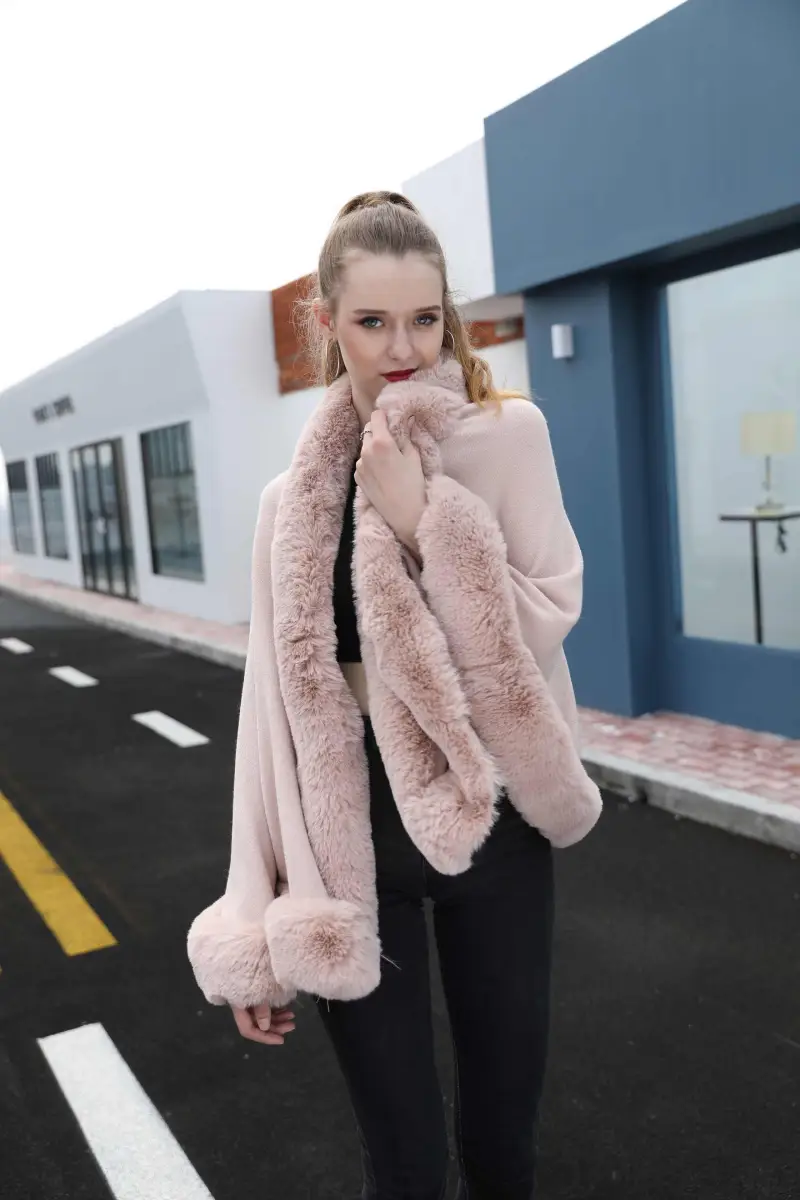Wholesale Fashion Women Knitted Cape Shawl with Faux Fur Trim（1）