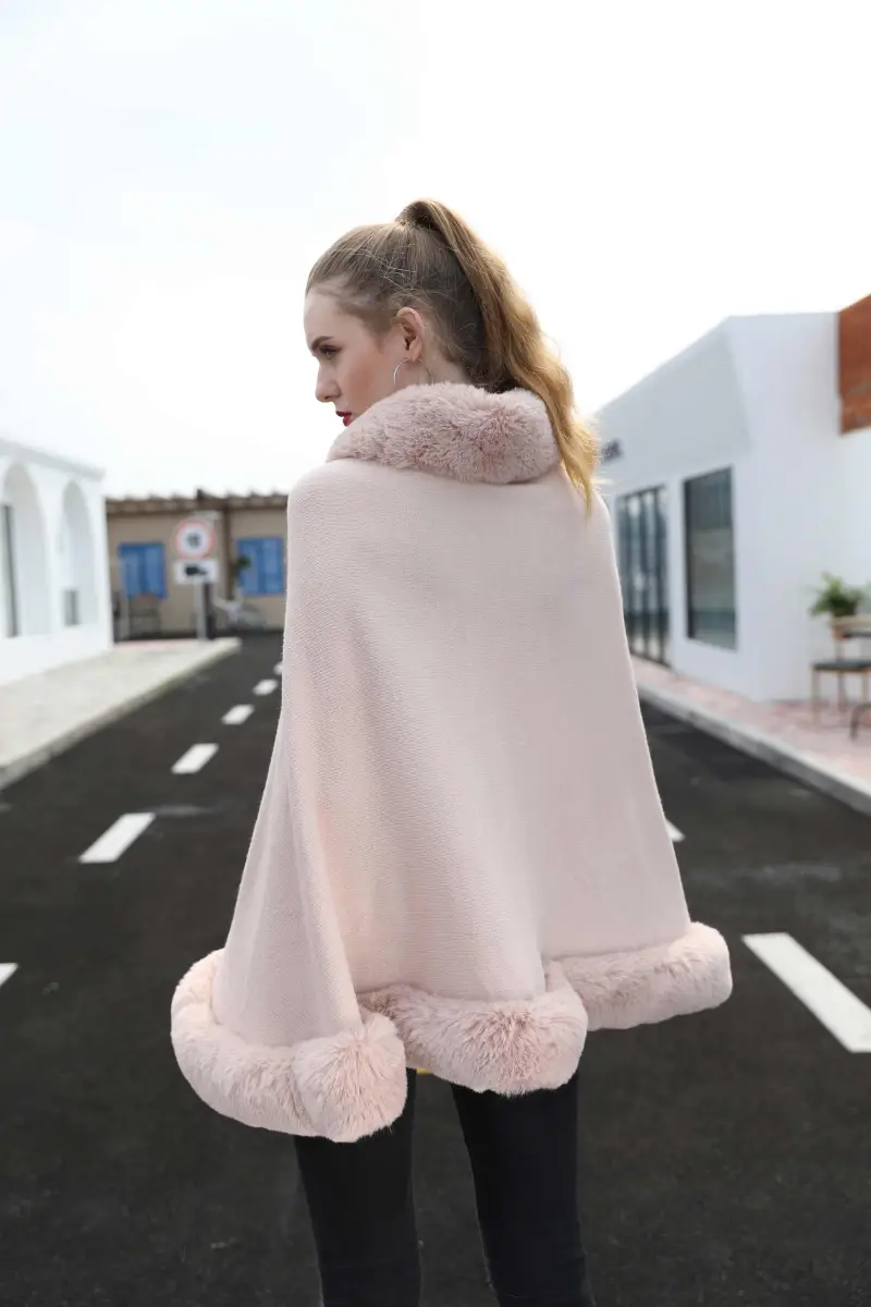 Wholesale Fashion Women Knitted Cape Shawl with Faux Fur Trim（6）
