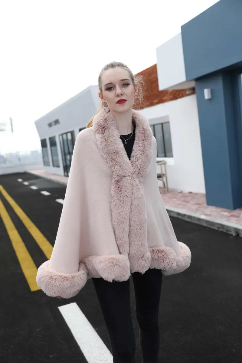 Wholesale Fashion Women Knitted Cape Shawl with Faux Fur Trim（4）