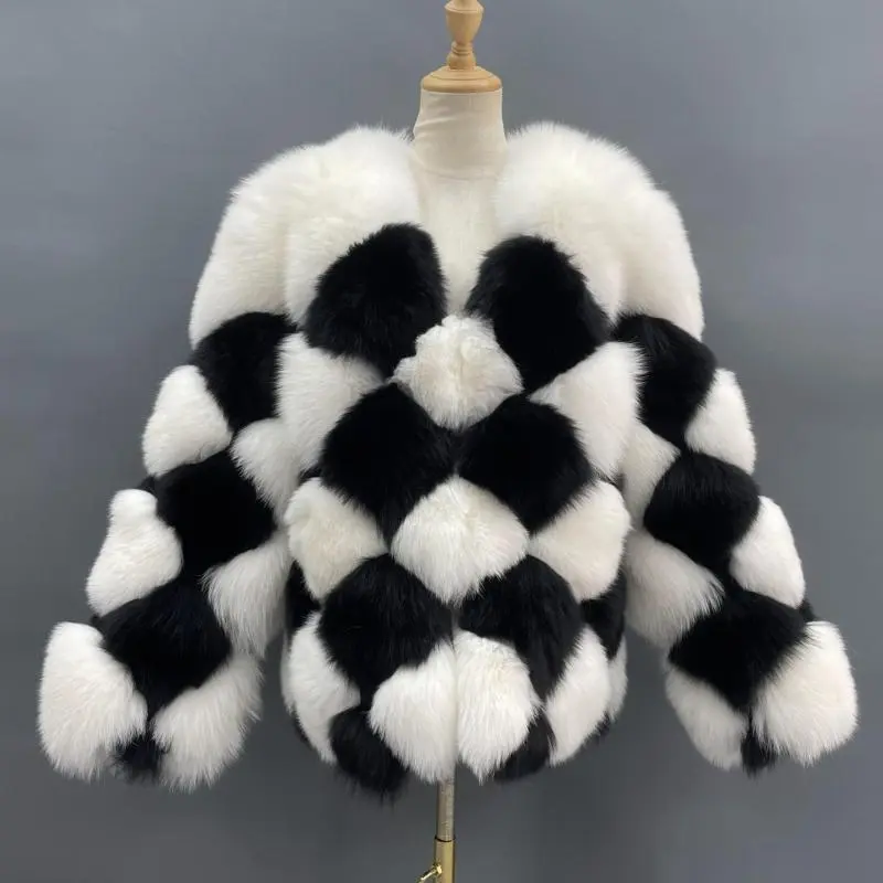 New design fashion style black and white check fox fur coat winter warm V-neck real fox fur women's coatColor:Color matching